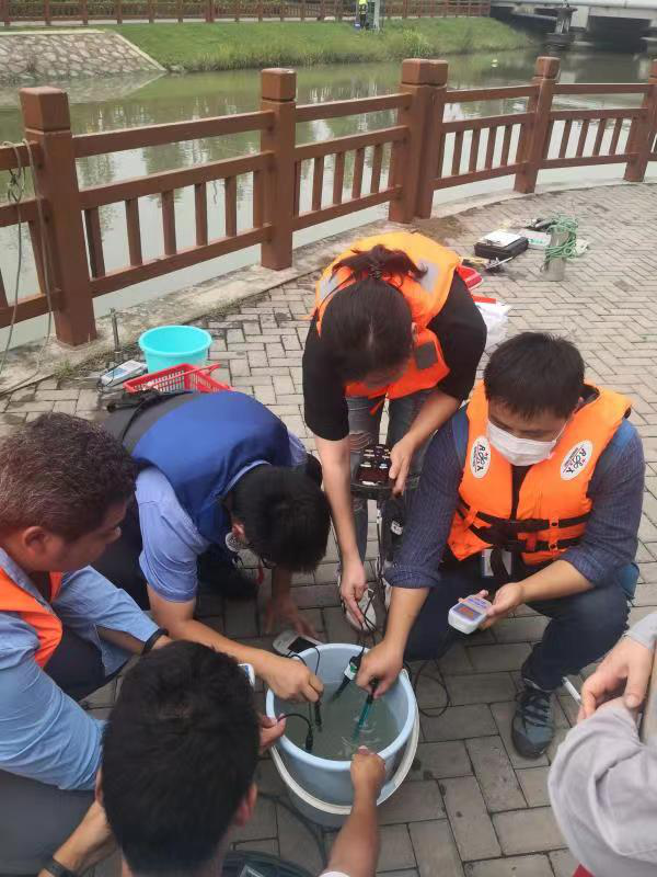 守护碧水清流，共建生态闵行——记闵行区水务志愿服务队水质检测服务